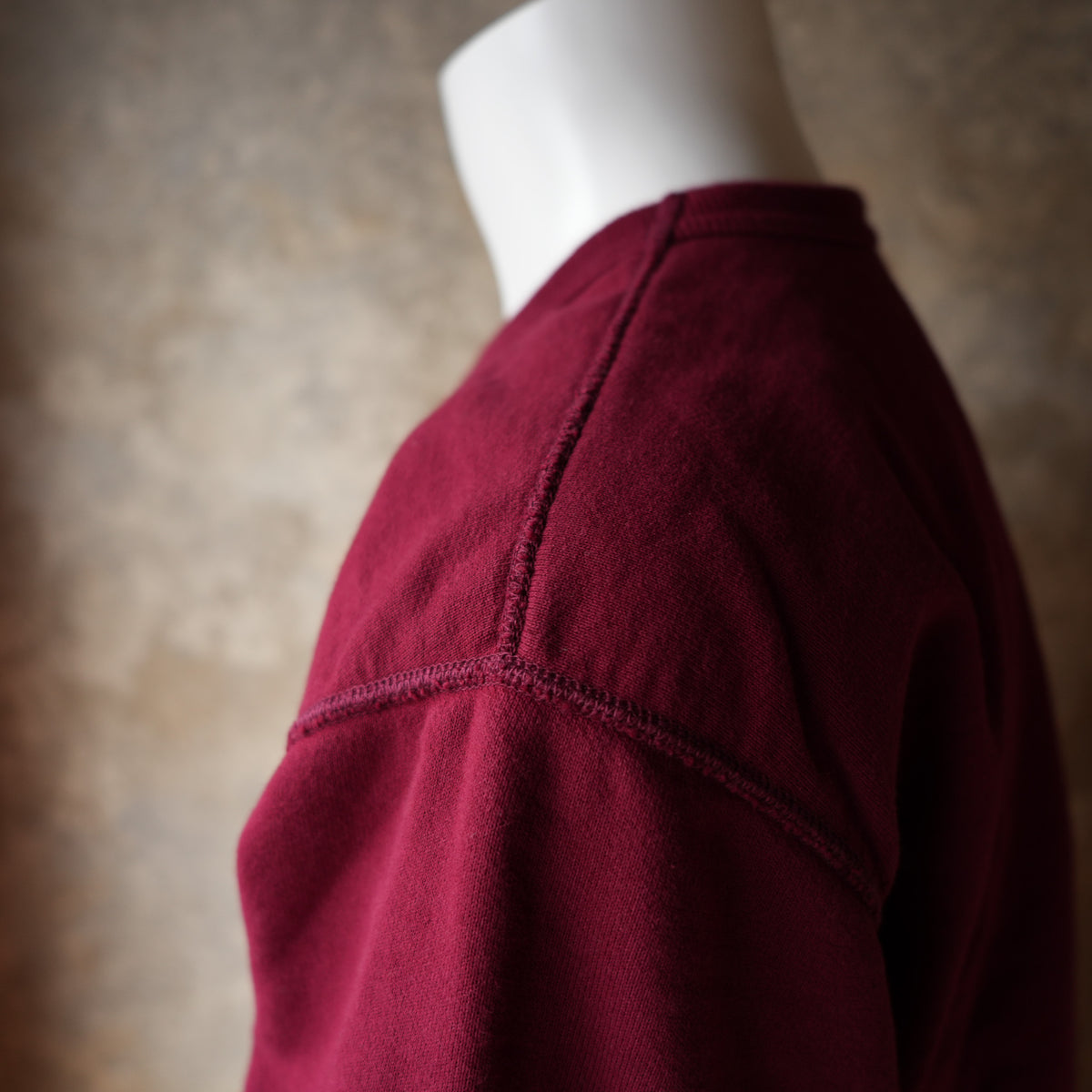 DELUXEWARE_S107-01EMB_LOOP BACK_CRIMSON RED