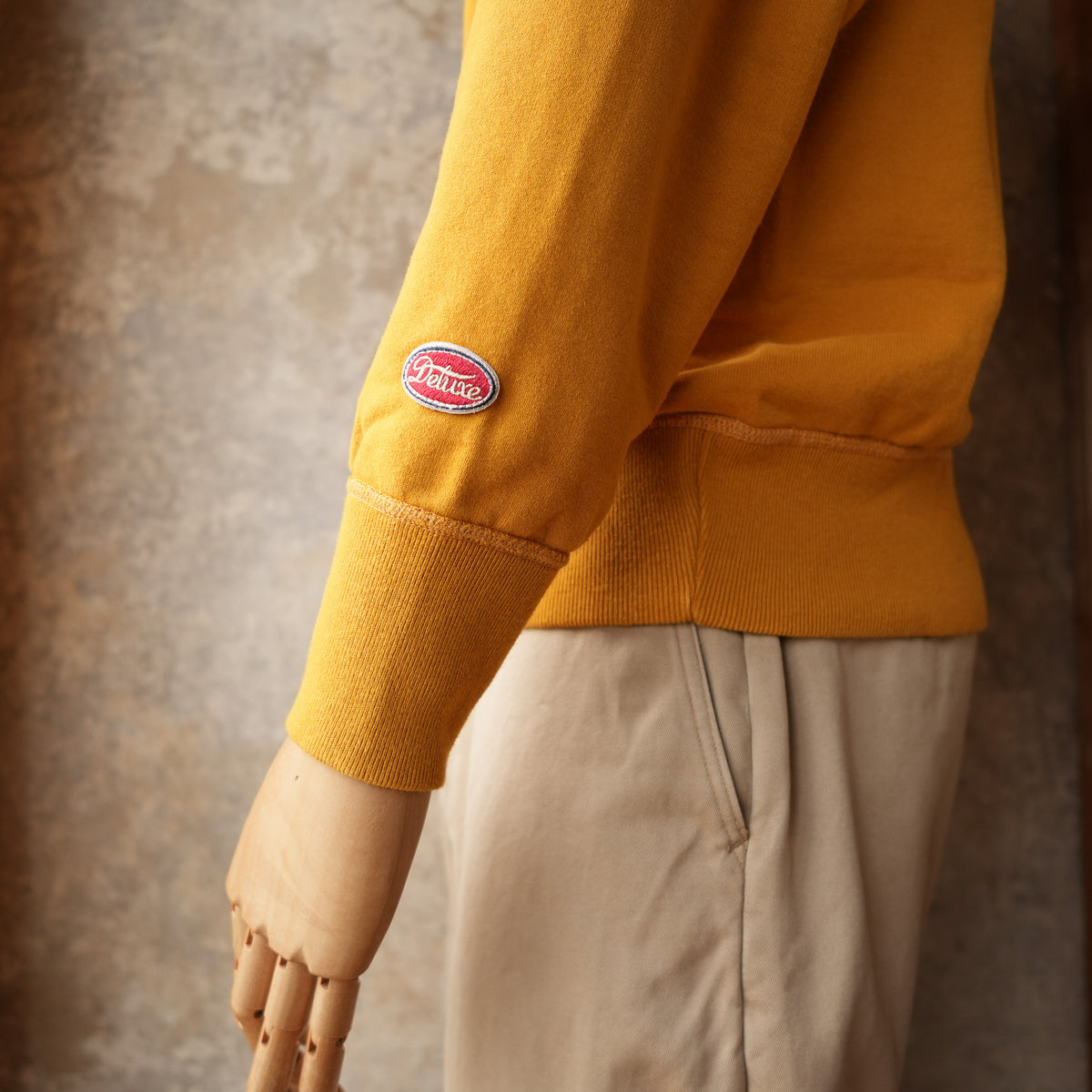 DELUXEWARE_S107-01EMB_LOOP BACK_U.S YELLOW