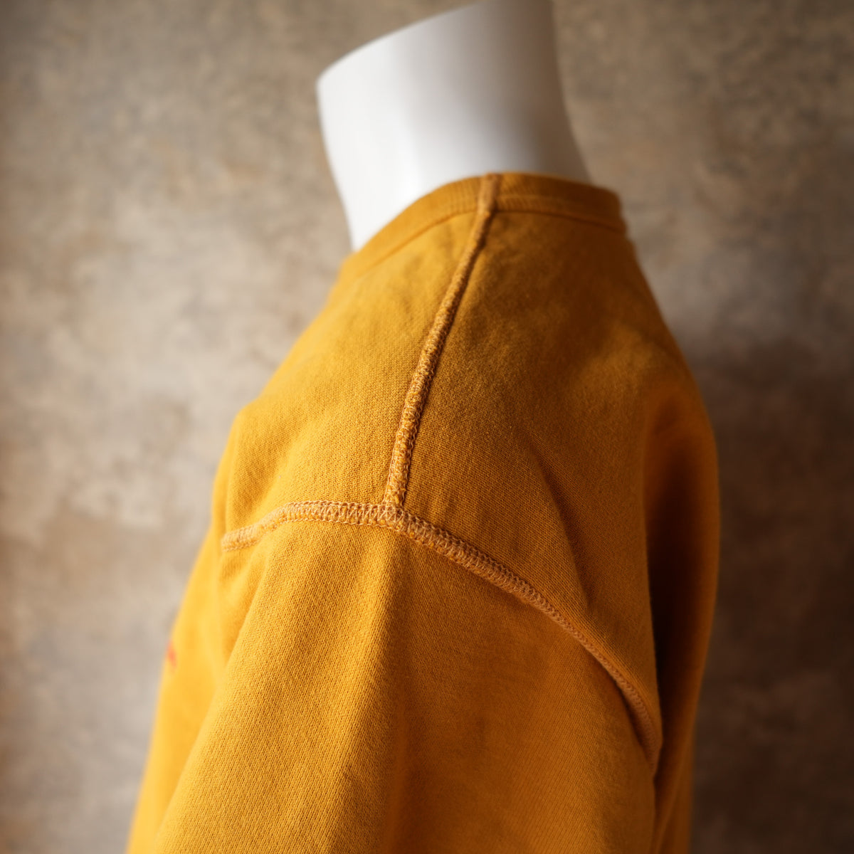 DELUXEWARE_S107-01EMB_LOOP BACK_U.S YELLOW