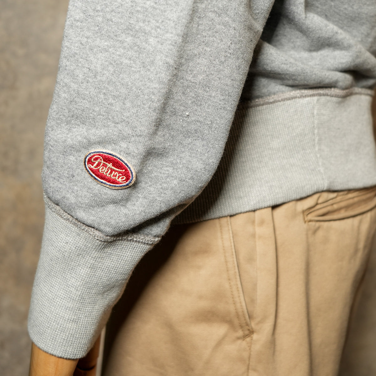 DELUXEWARE_S107-01EMB_LOOP BACK_Heather Grey