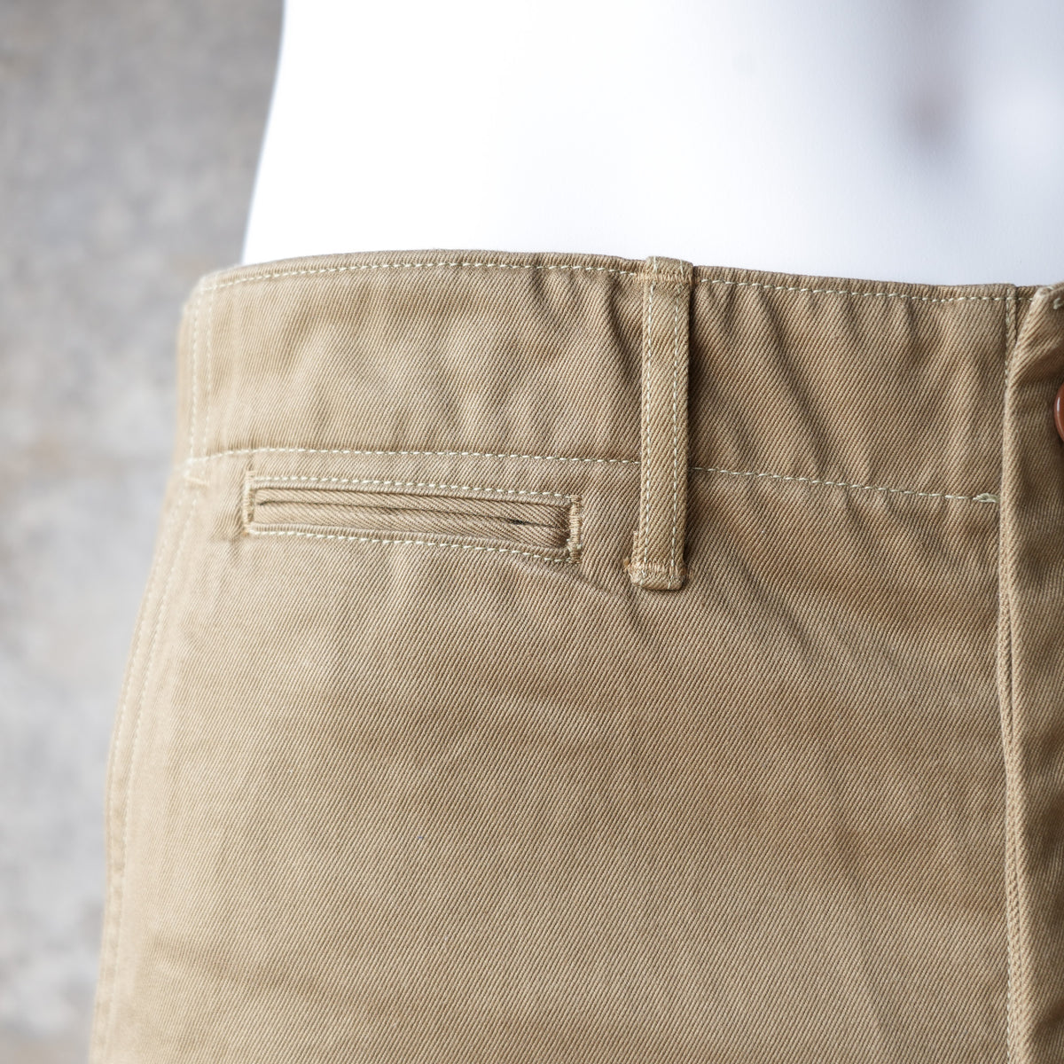 WORKERS_ Officer Trousers, Regular Fit / Khaki No-1, 10 oz Chino