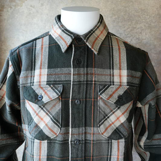 UES_502654_05_1_Heavy Flannel Shirt_Charcoal