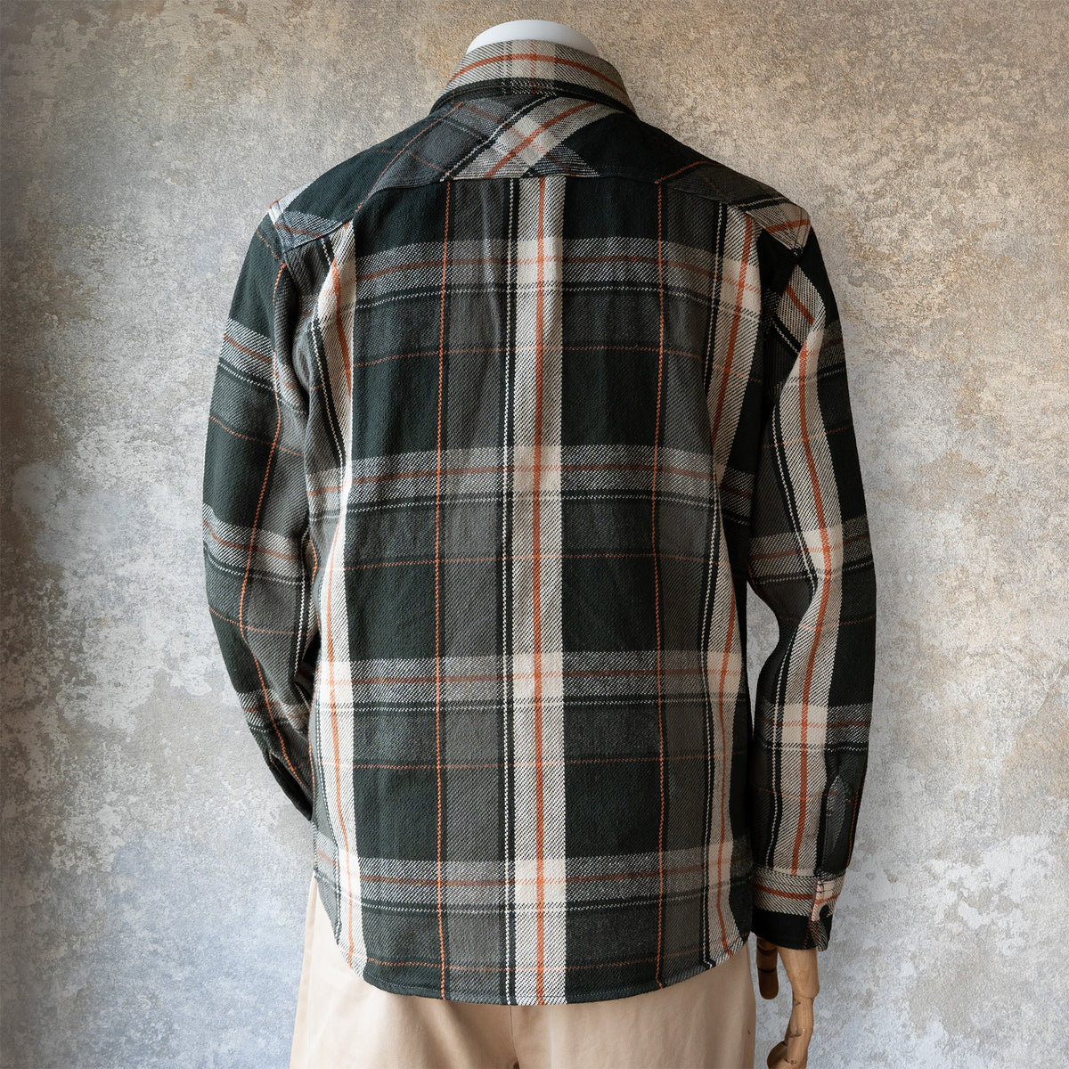 UES_502654_05_1_Heavy Flannel Shirt_Charcoal