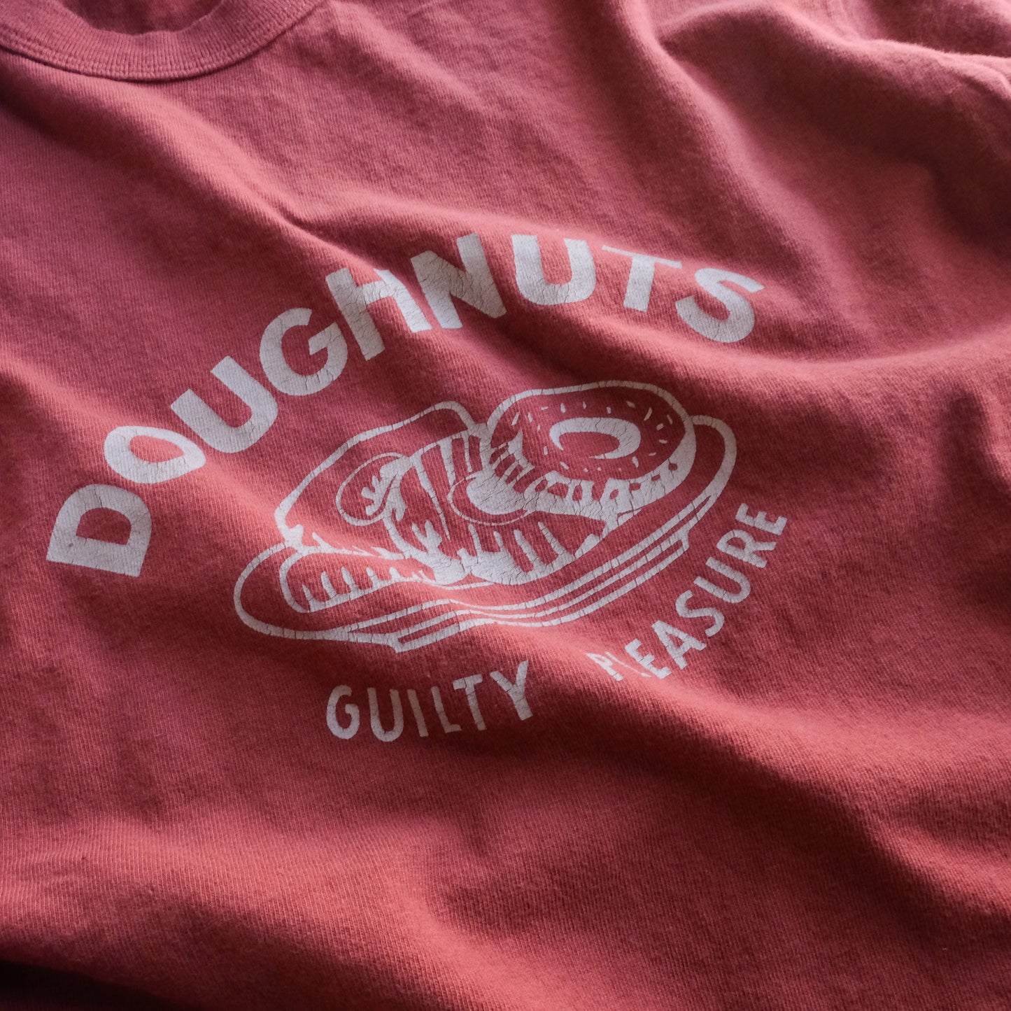 UES_652504_DOUGHNUTS T-shirt_Red