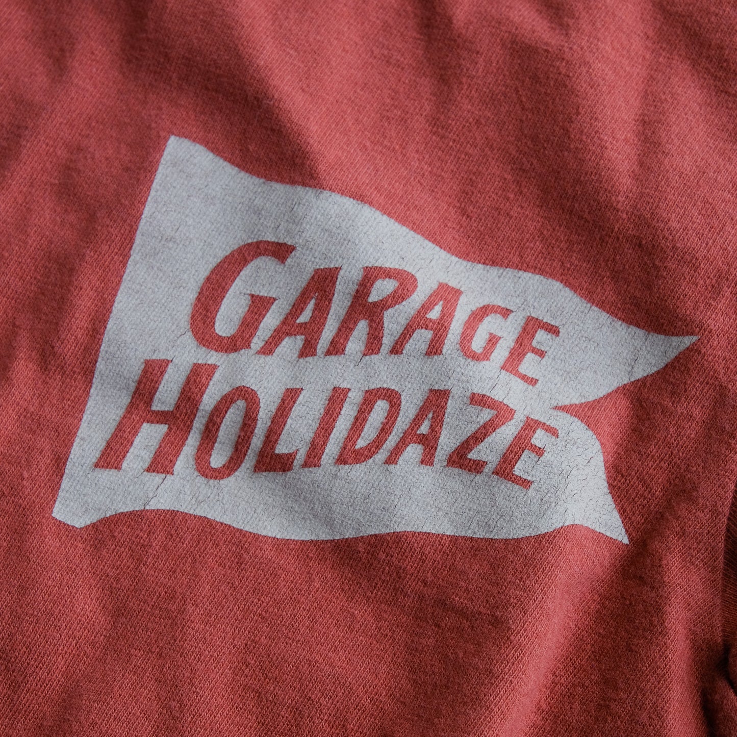 UES_652506_GARAGE HOLIDAZE T-shirt_Red