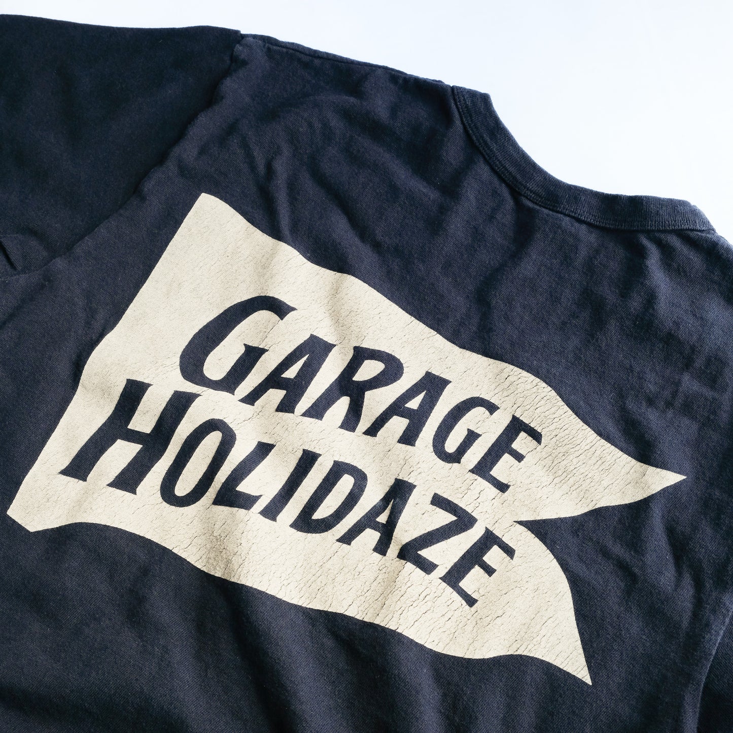 UES_652506_GARAGE HOLIDAZE Tシャツ_ブラック