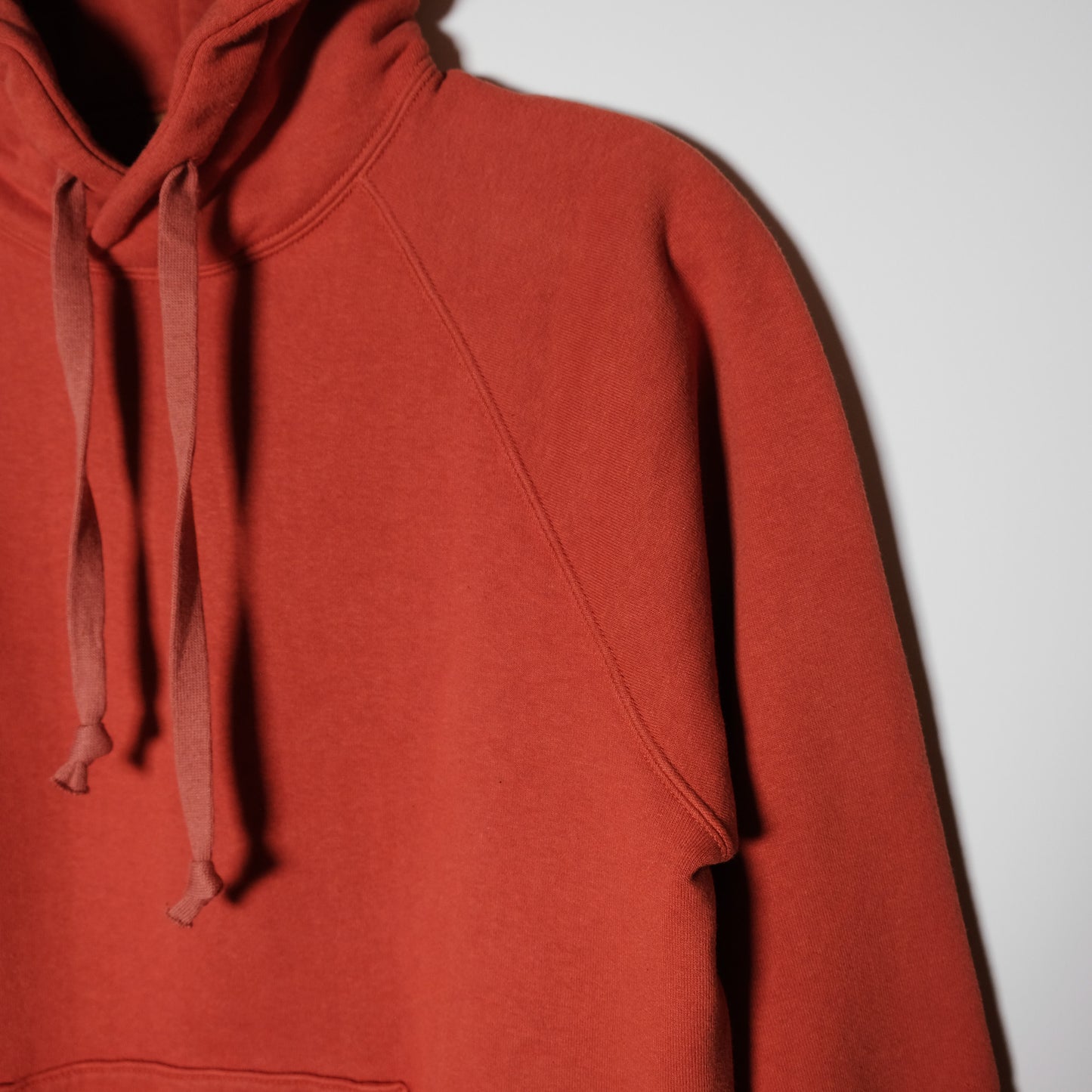 DELUXEWARE_LPL-00_HOODED PARKA PLAIN_BLOM.RED