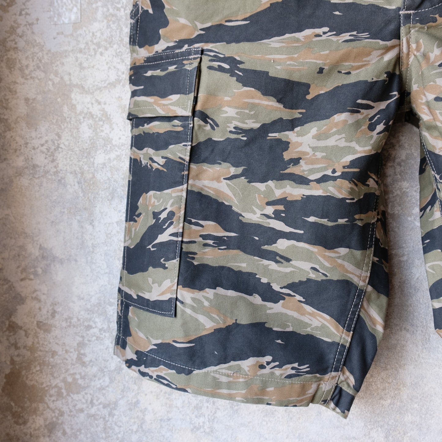 DELUXEWARE_DX100H_ARMY SHORT BOTTOM_TIGER CAMO