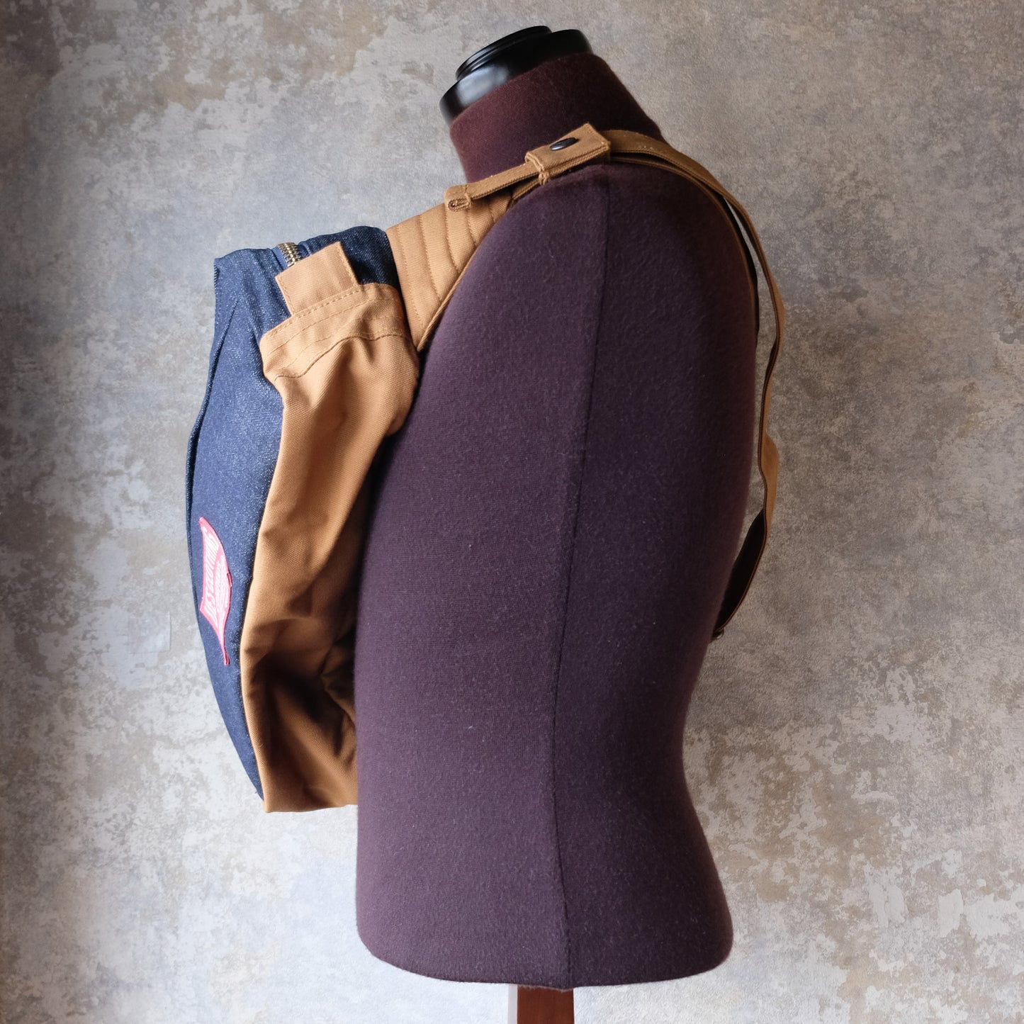 UES_WB-4_R_F_Body Bag_INDIGO