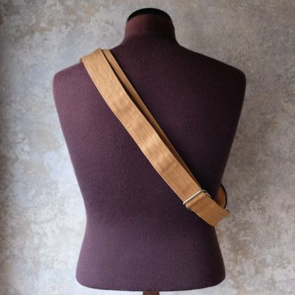 UES_WB-4_R_F_Body Bag_INDIGO