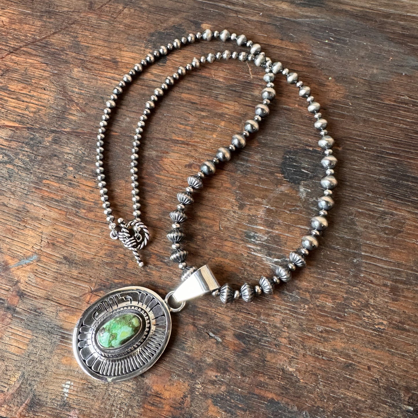 FOUR STARS_FN49-002_Navajo pearl bracelet_Graduated Beads