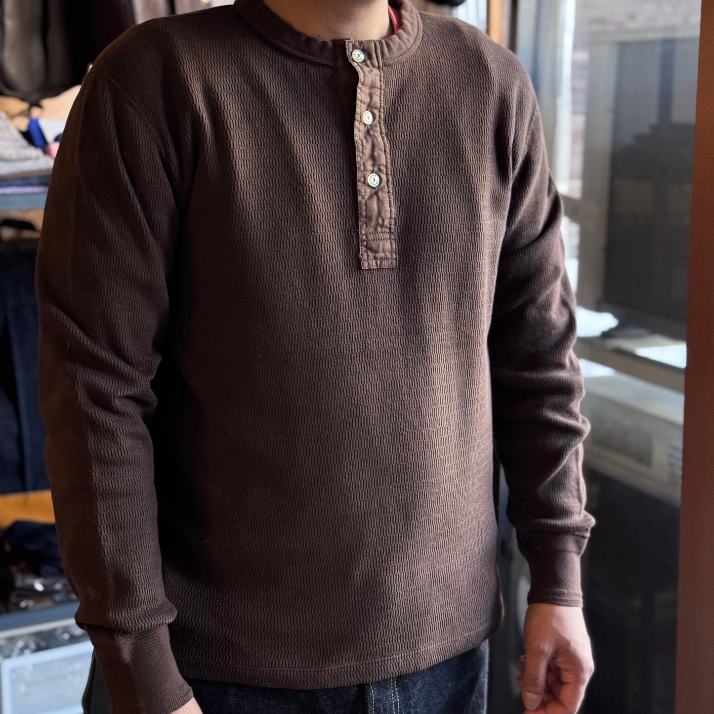 LOOP＆WEFT_LRH1041_SUPIMA LONG HONEYCOMB KNIT HENLEYNECK THERMAL_OAK BROWN