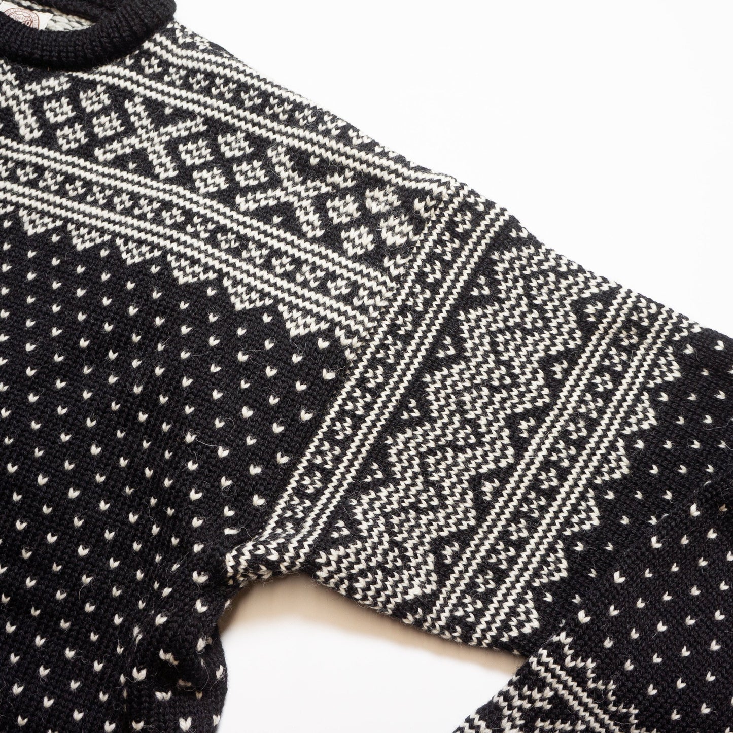 G&amp;F Co. - BUTTON UP CREW-NECK CARDIGAN _ BLACK