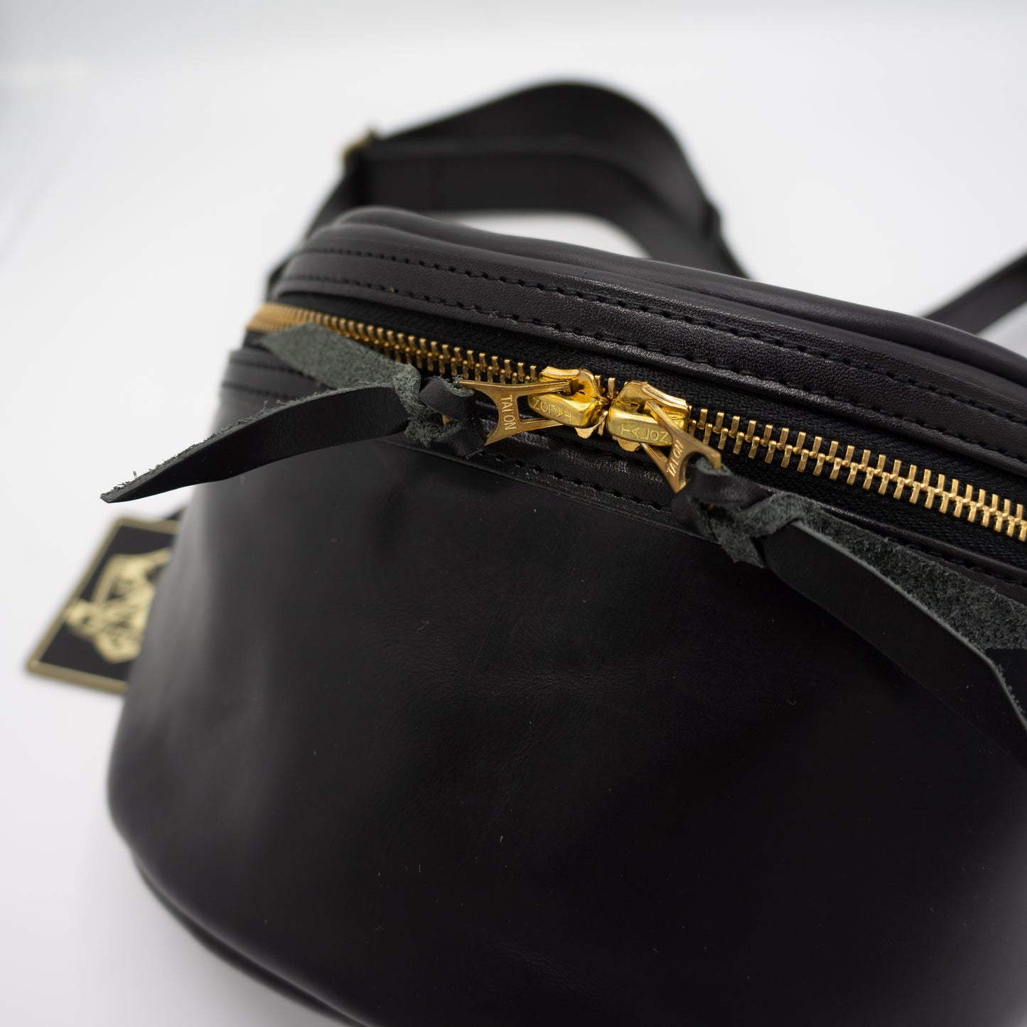 INCEPTION_Chromexcel Leather_FANNY PACK_BLACK