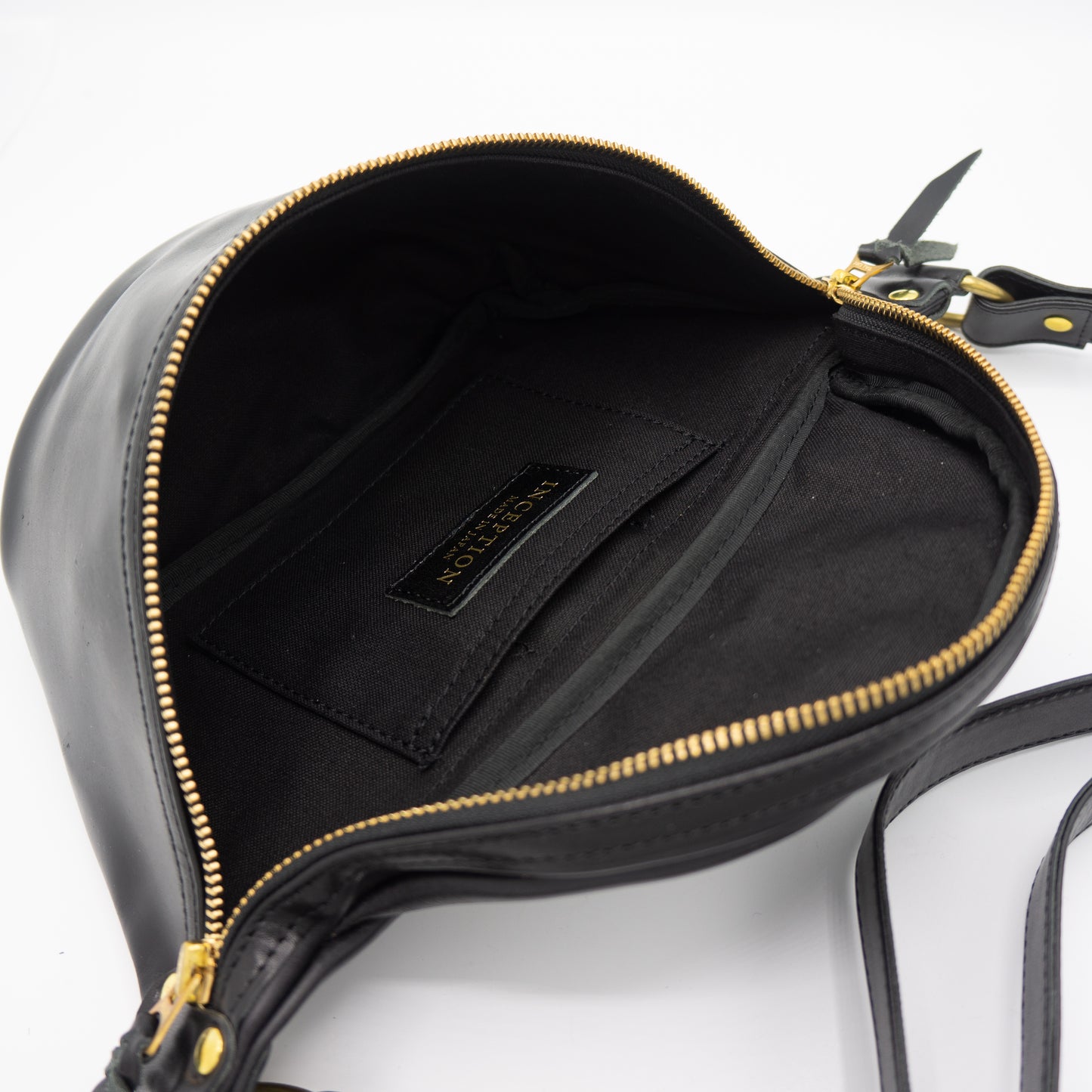 INCEPTION_Chromexcel Leather_FANNY PACK_BLACK 