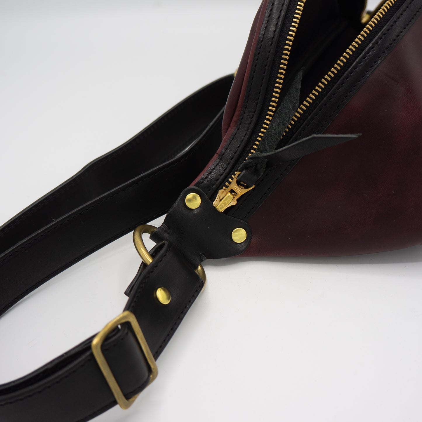 INCEPTION_Chromexcel-Leder_FANNY PACK_BURGUND